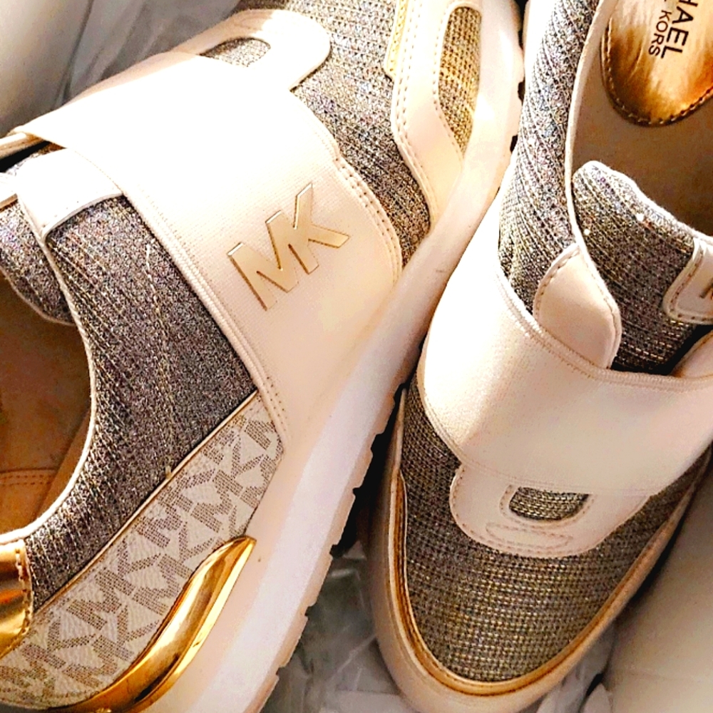 Womens Michael Kors shoes Size 8.5